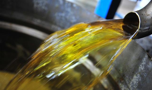 很多人会吃自榨油，吃自榨油有什么好处呢？