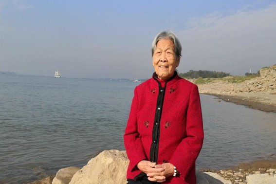 慈祥的反义词。