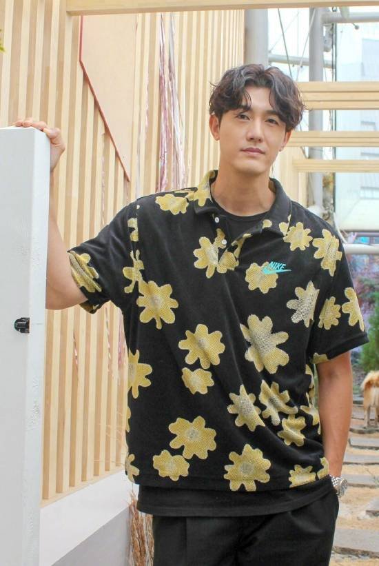 韩演李己雨九月末与圈外人结婚,你从哪部作品知道他的?