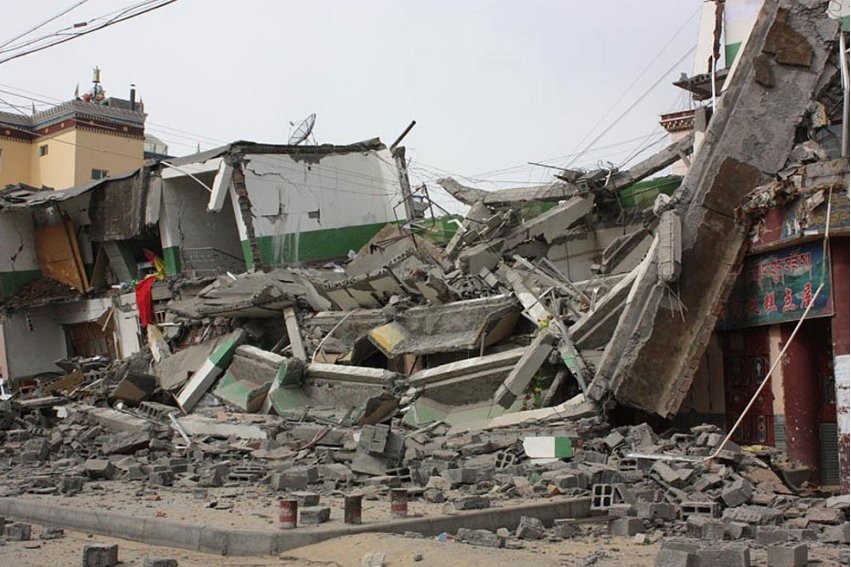 山崩地裂造句怎么造