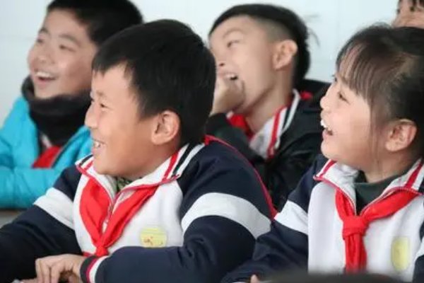 哄人的拼音怎么写