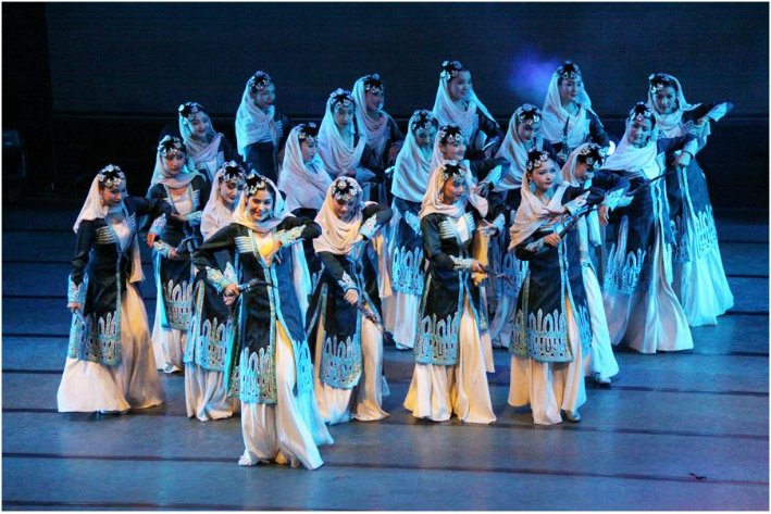 高歌曼舞的拼音