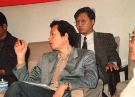 周扬青的父亲周载群曾任中国银行副行长一职，究竟身价多少？