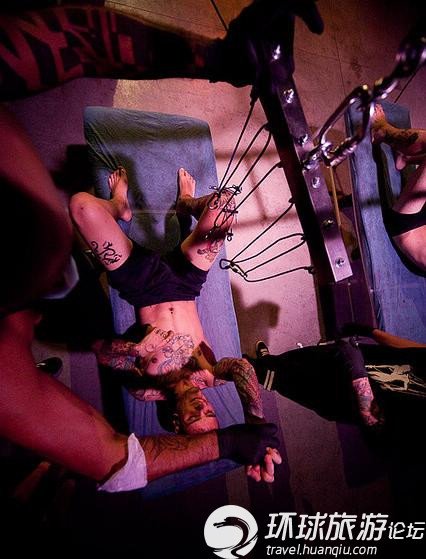 悬挂究竟是艺术还是自虐