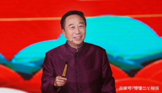 崔艺东是冯巩的徒弟,获得相声大赛一等奖,为何因师徒关系被质疑呢?