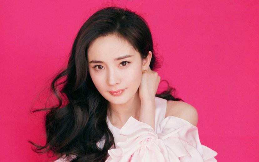 杨幂“打手机”事件对她有影响么？高情商只是人设么？