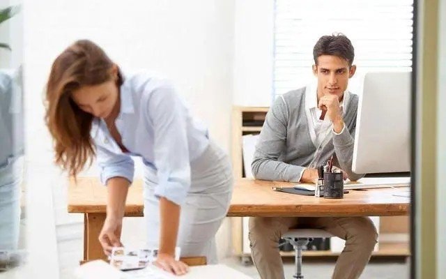 男领导潜规则女下属的原因有哪些?