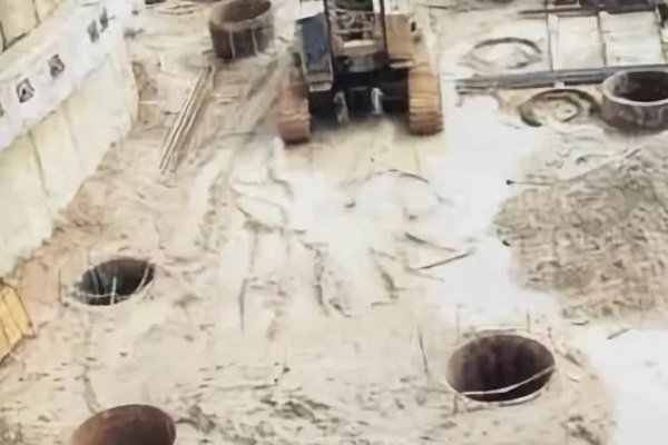 泥浆护壁成孔灌注桩成孔时,泥浆的作用不包括