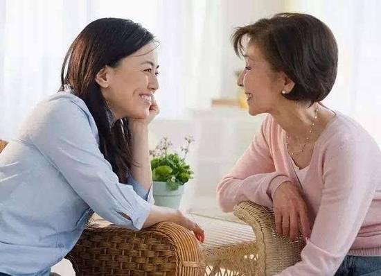 请举例说明，舅妈和姑妈哪个亲？为什么呢？