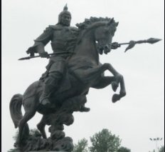 杨铁心的父亲杨再兴是杨家将哪位英雄的后代？