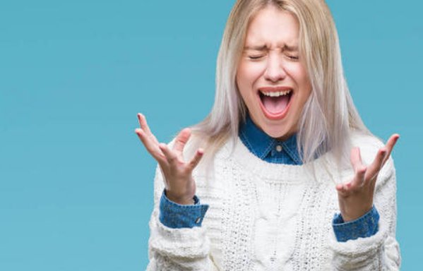 大喊大叫的意思