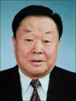 万国权的个人履历