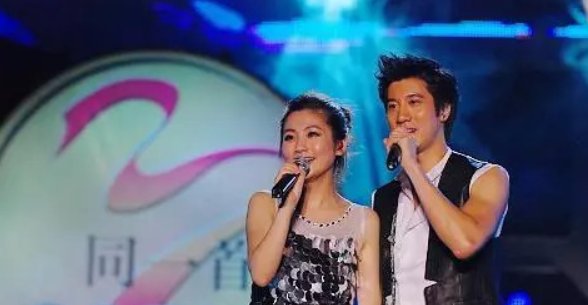 同一首歌歌词是什么？