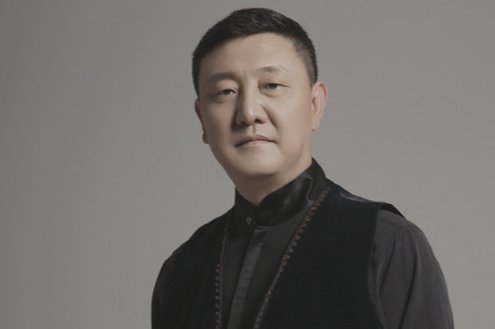 康熙王朝片尾曲是什么？