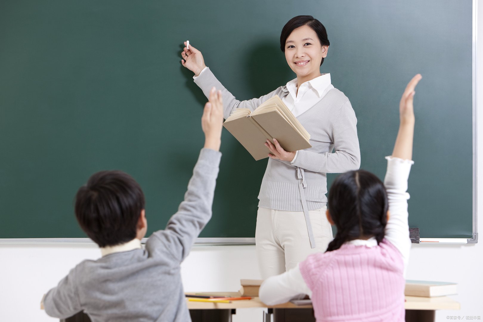 桃李满天的桃李指的是