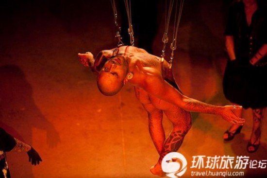 悬挂究竟是艺术还是自虐