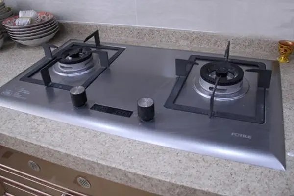 林内燃气灶24小时服务热线？