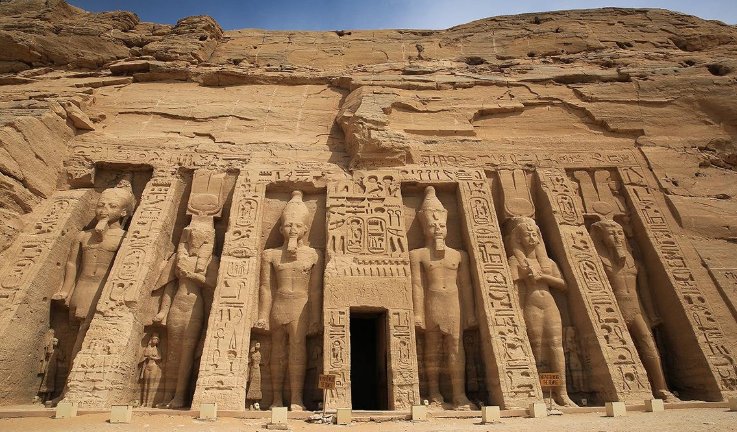 奈菲尔塔利 怎么死的