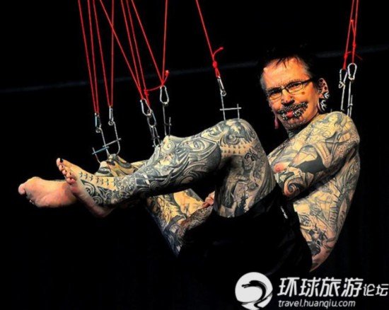 悬挂究竟是艺术还是自虐