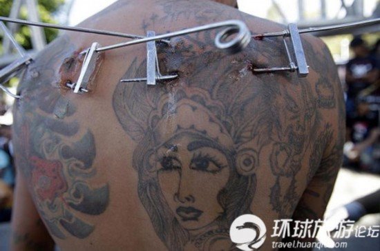 悬挂究竟是艺术还是自虐