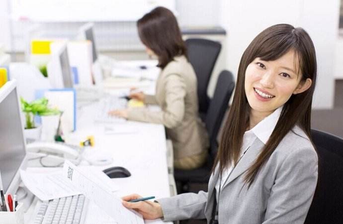 老公挣钱养家，老婆自挣自花，正常吗