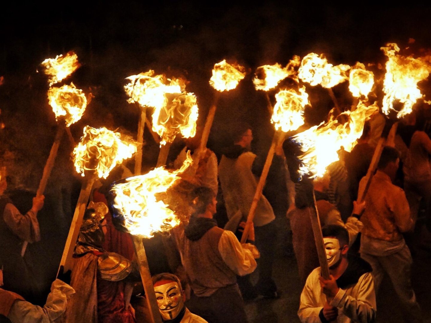 举部首组词拼音？