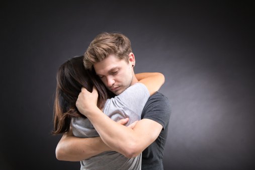 在感情里总会提到心甘情愿这个词，它代表的是勇敢还是卑微？