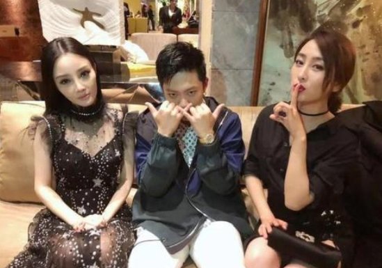 李小璐事件发酵，妈妈张伟欣受“牵连”，过往情史都被扒出来了吗？