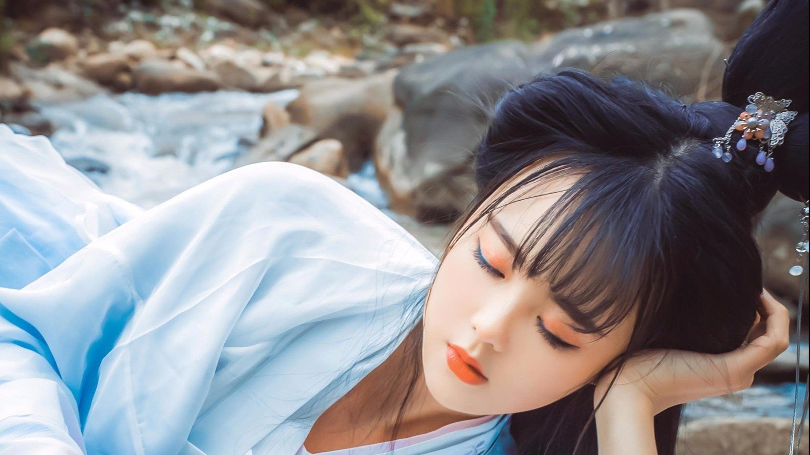 芬芳馥郁形容女人什么