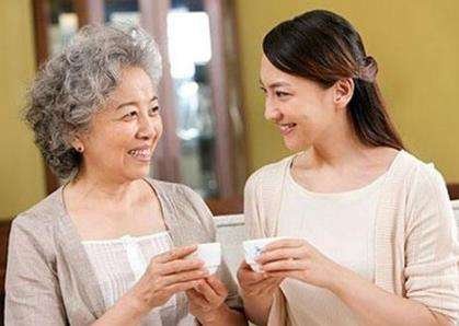 请举例说明，舅妈和姑妈哪个亲？为什么呢？