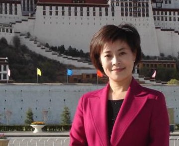 谁知道央视新闻频道所有女主播的姓名？