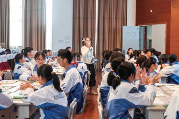 名句“蒹葭苍苍,白露为霜”的“蒹葭”其实是几种植物