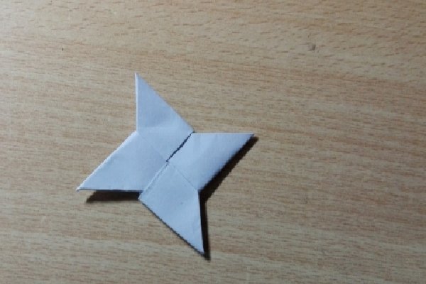 怎样折赛罗变身器