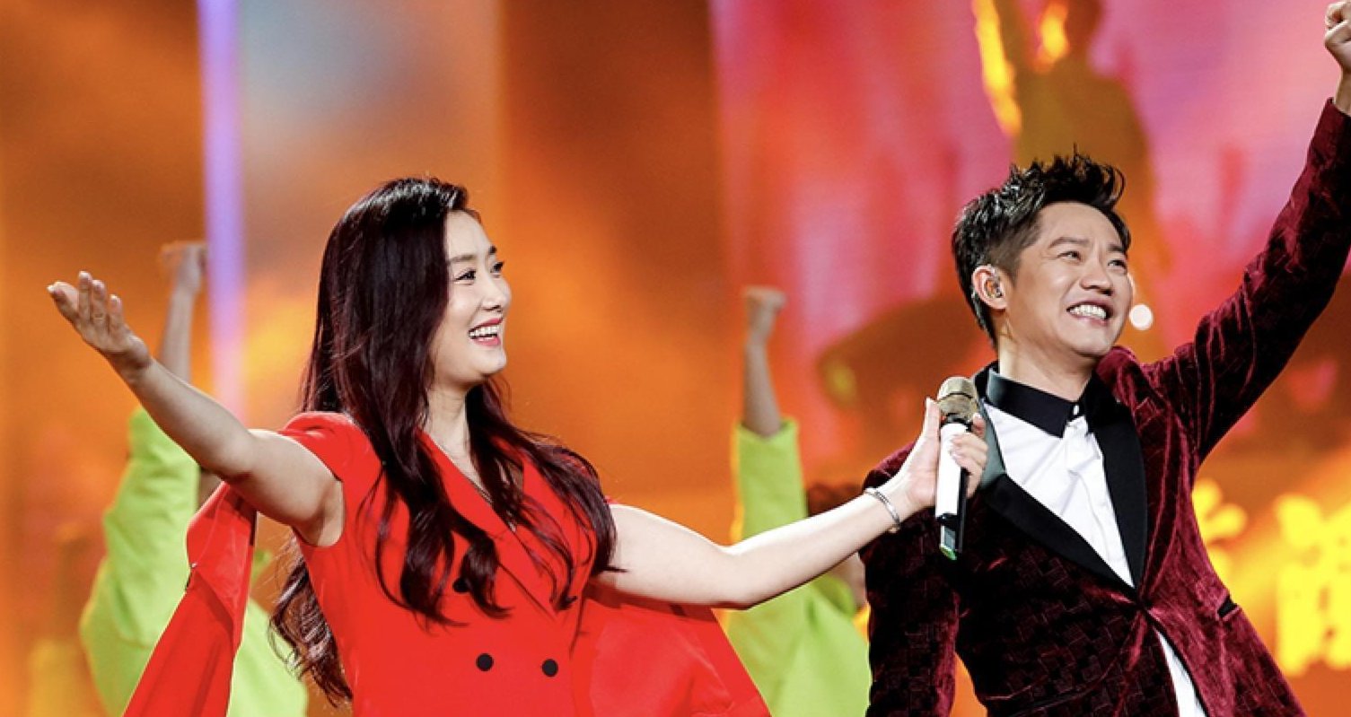 同样是男女搭档组合，玖月传奇和凤凰传奇相比差在哪里？