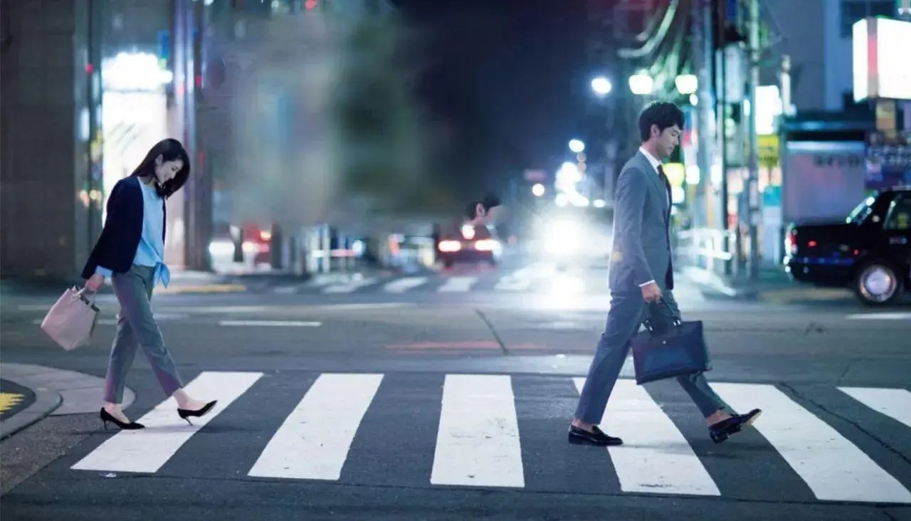 为什么现在人与人之间的距离越来越远?