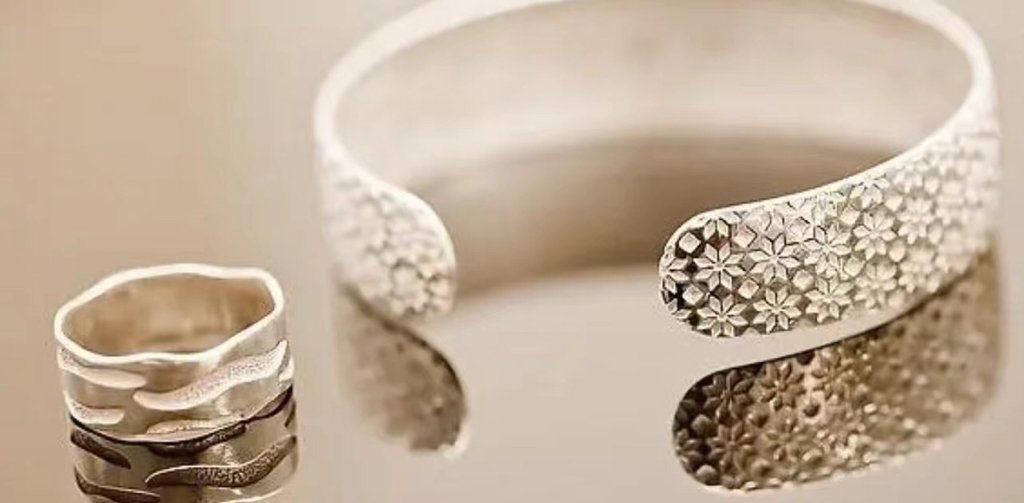 开水烫银饰品可以吗?