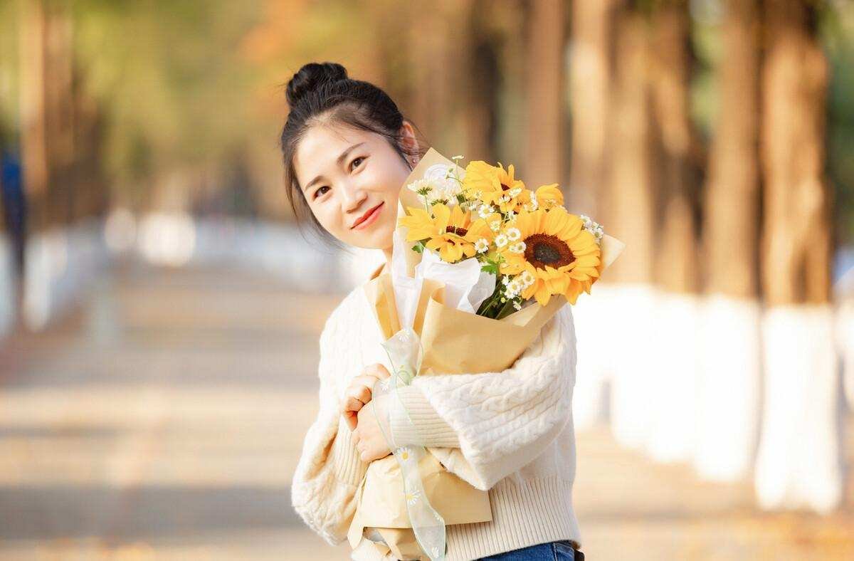 “爱意东升日落，浪漫至死不渝”是什么意思？