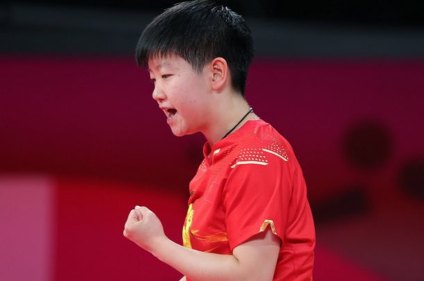 家人隐瞒孙颖莎奶奶去世消息,长辈去世该不该隐瞒家属?