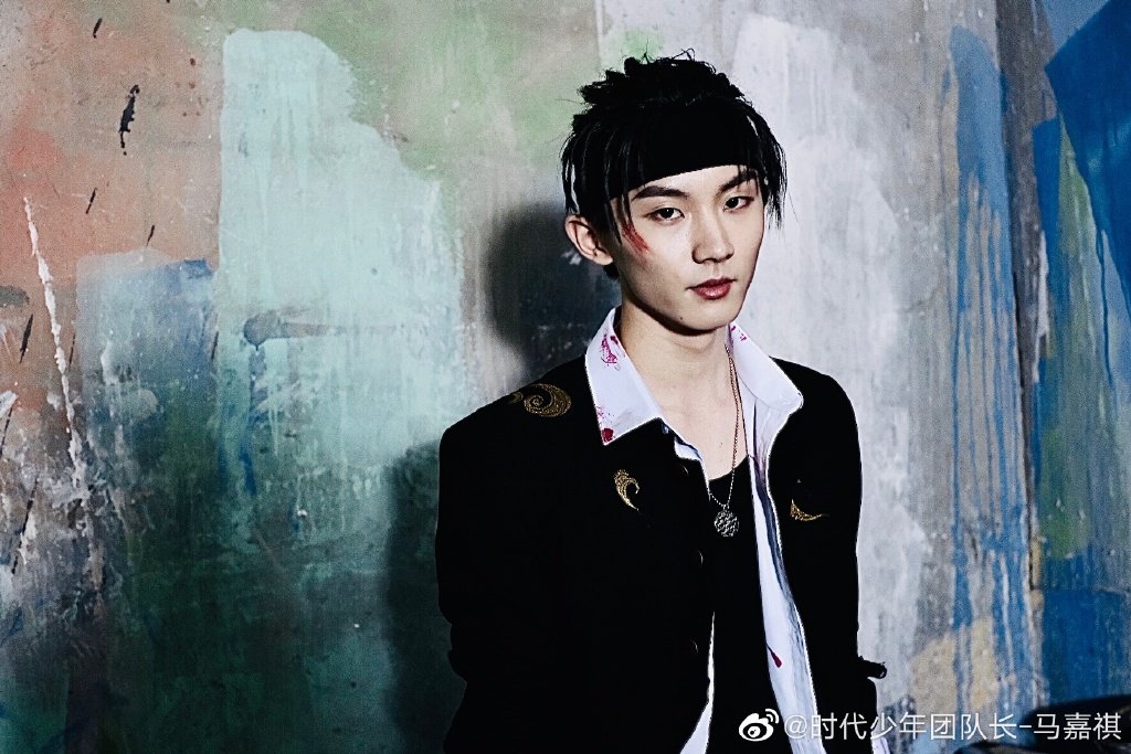 马嘉祺为什么叫郑州蛊王，他双胞胎哥哥马嘉诚照片来了