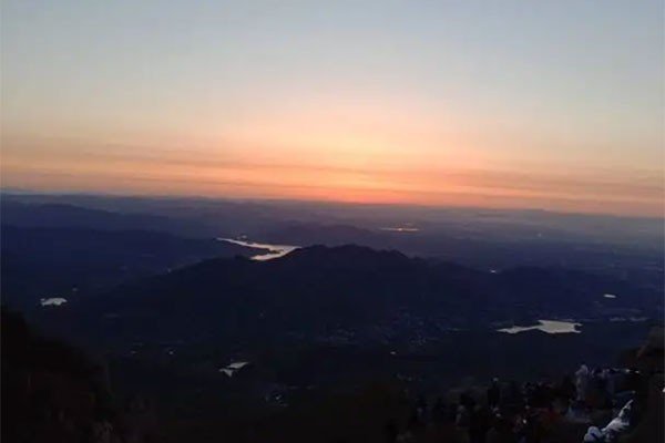 泰山北斗什么意思