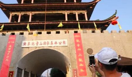 观音山上观山水最佳下联是什么？