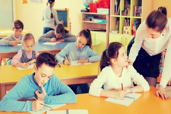 不三不四的正确读音是什么