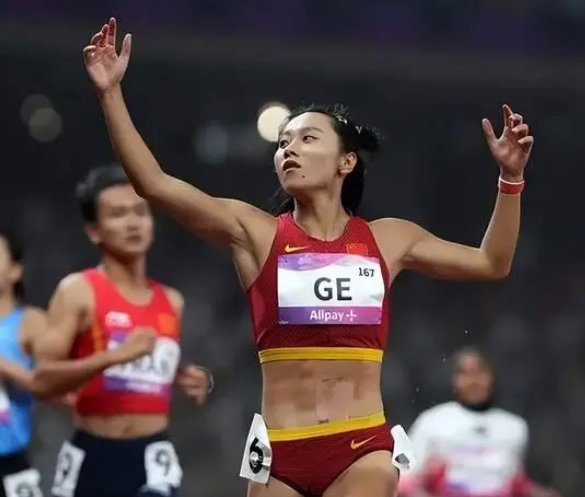 中国首次包揽亚运男女百米冠军是谁