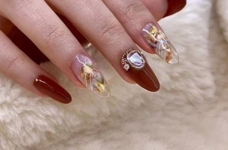 想学化妆和美甲去哪里学好呢?