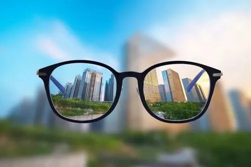 报考士官提前多久做近视手术