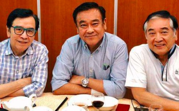 秦沛、姜大卫、尔冬升竟然是三兄弟,为何他们不同姓?