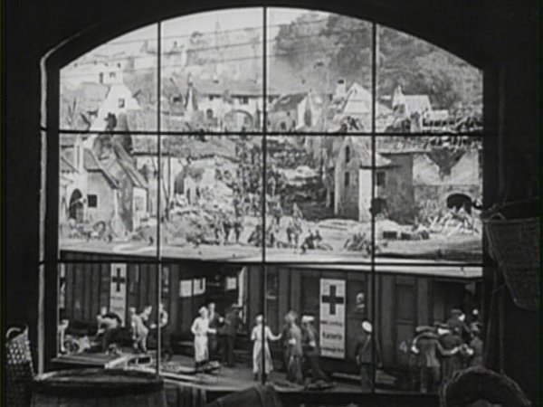 天堂里的战争的剧情介绍