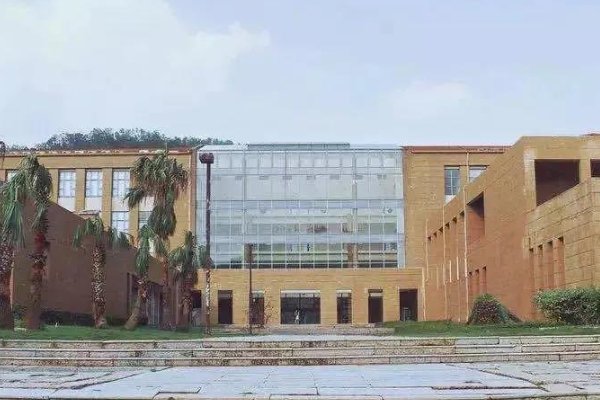 请问,北师大珠海分校是几本的啊?