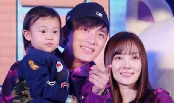 李小璐事件发酵，妈妈张伟欣受“牵连”，过往情史都被扒出来了吗？