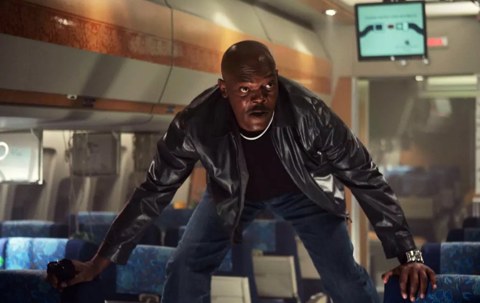 有一部电影，讲的是在飞机上的，上面被人放了很多蛇。求片名